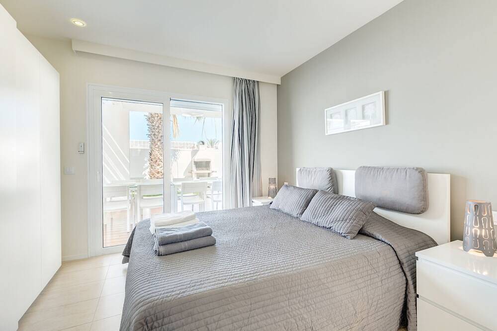 Grosse Design Villa 5 Schlafzimmer In Palm Mar Mit 2 Unabhängigen Wohnungen in Palm-Mar, Arona