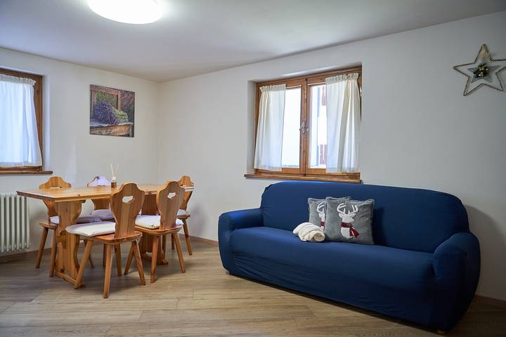 Appartamento intero, Appartamento 'Dolomis Genziana 4px' con Vista Montagna, Giardino in Comune e Wi-Fi in Caderzone Terme, Alpi dell'Adamello e della Presanella