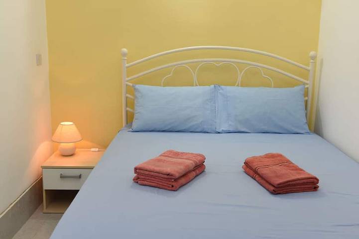 Ganze Wohnung, Gemütliches, klimatisiertes Studio in Marsalforn Beach in Marsalforn, Zebbug