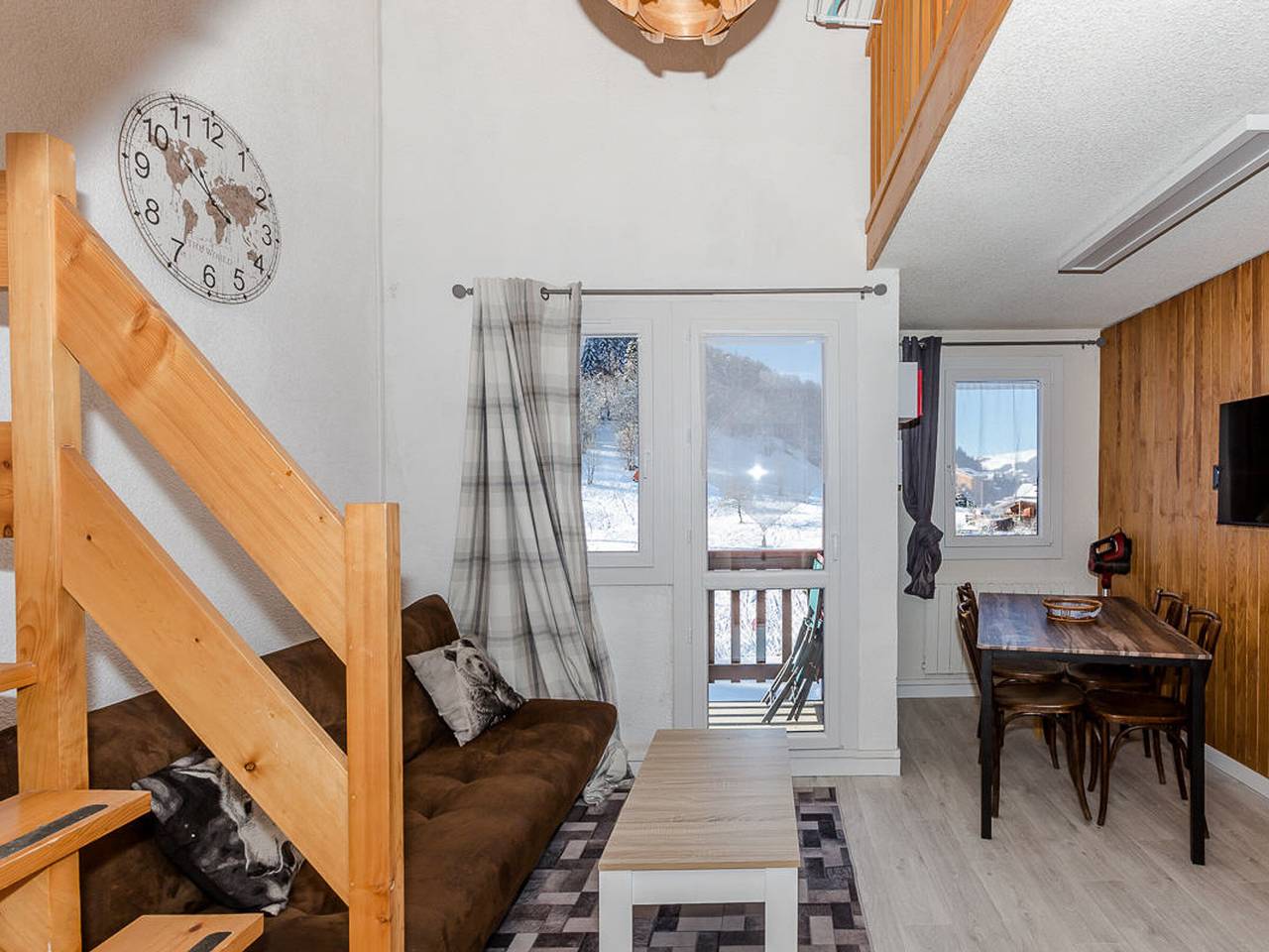 Apartamento entero, Dúplex renovado de 3 habitaciones con balcón, cerca de pistas y tiendas en Montchavin (La Plagne) in La Plagne, Bellentre