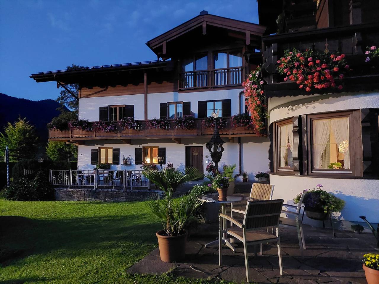 Ganze Ferienwohnung, Gästehaus Deml - Großzügiges Appartement 7 mit extra Schlafzimmer in Göllstock, Berchtesgaden