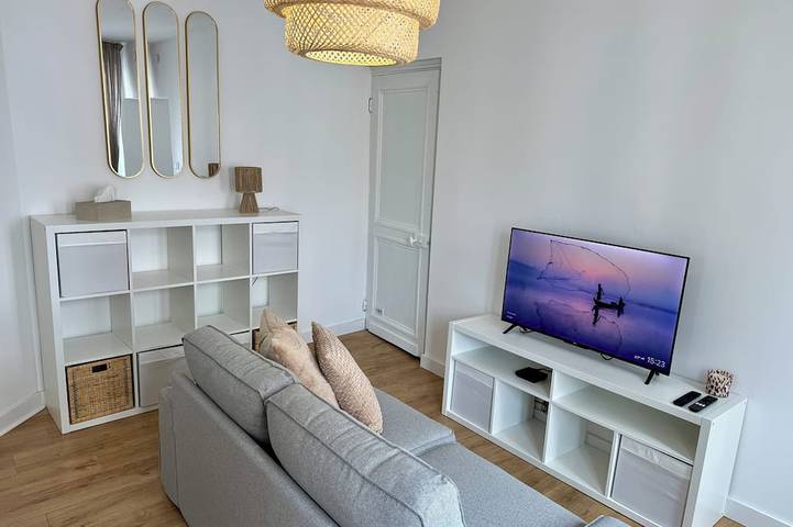 Ganze Wohnung, Le Diplomate • T2 rénové au cœur de Douai in Douai, Département Nord