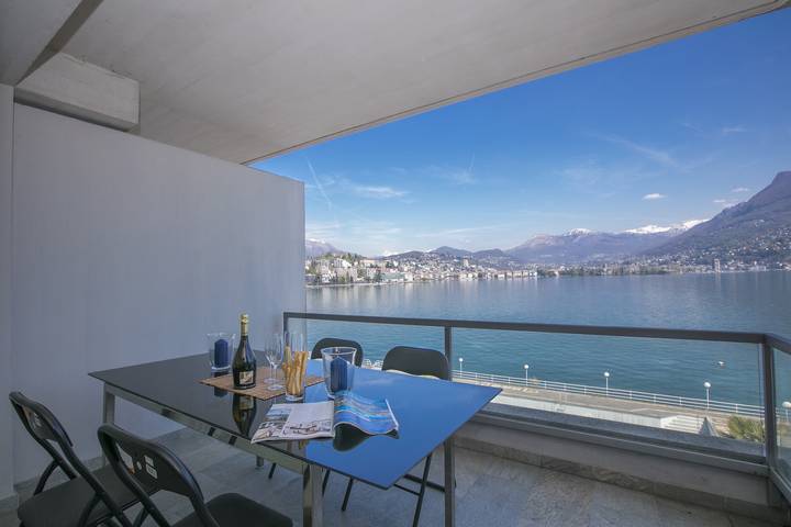 Ferienwohnung für 4 Personen, mit Seeblick und Terrasse, mit Haustier in Paradiso