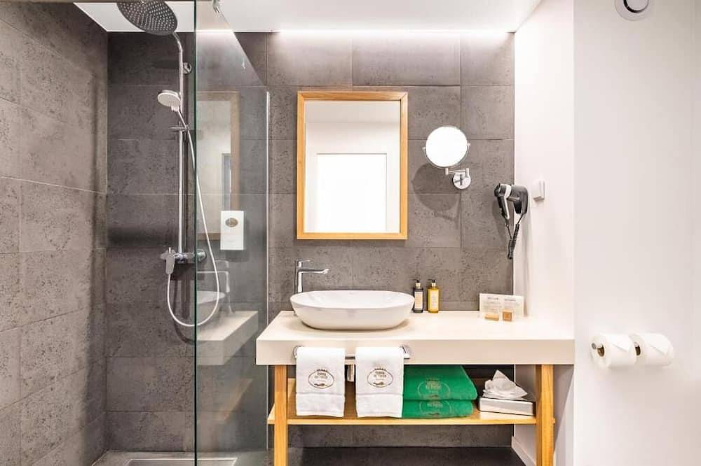 Wake Up to Waves: Bright Seaview Room with Scenic Coastal Backdrop & Breakfast! in Santana, Madeira