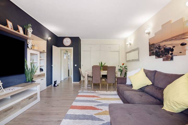 Appartement entier, Appartement 'Casa Lanna Medeiros' avec piscine partagée, Wi-Fi et climatisation in Albufeira e Olhos de Água, District de Faro