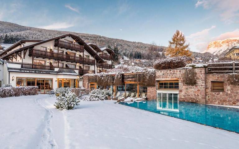 Hôtel pour 2 personnes, avec piscine et sauna ainsi que jacuzzi et jardin