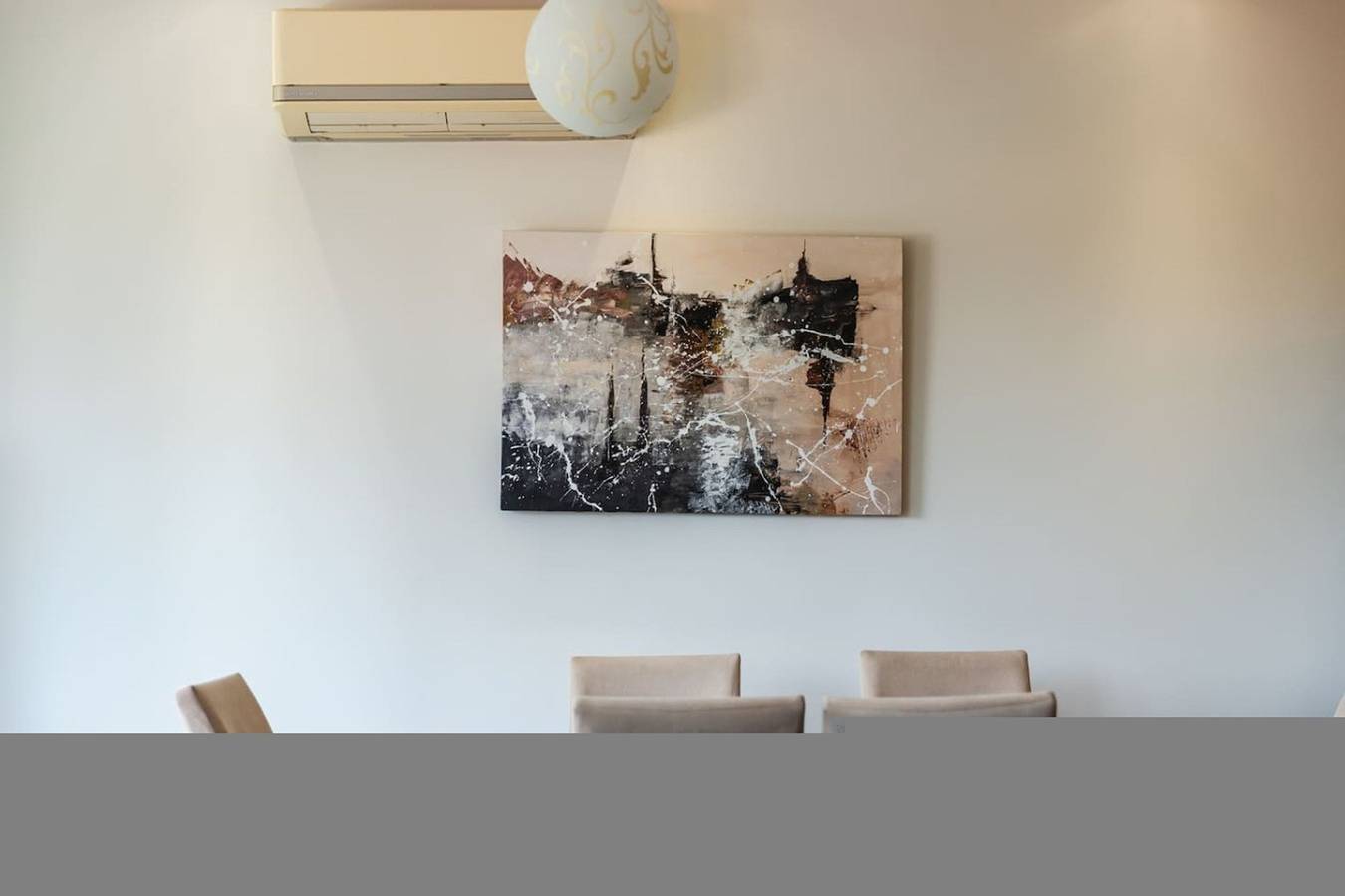Ganze Wohnung, City Lights Apartment | 2Br with Balcony in Tiranë, Albanien