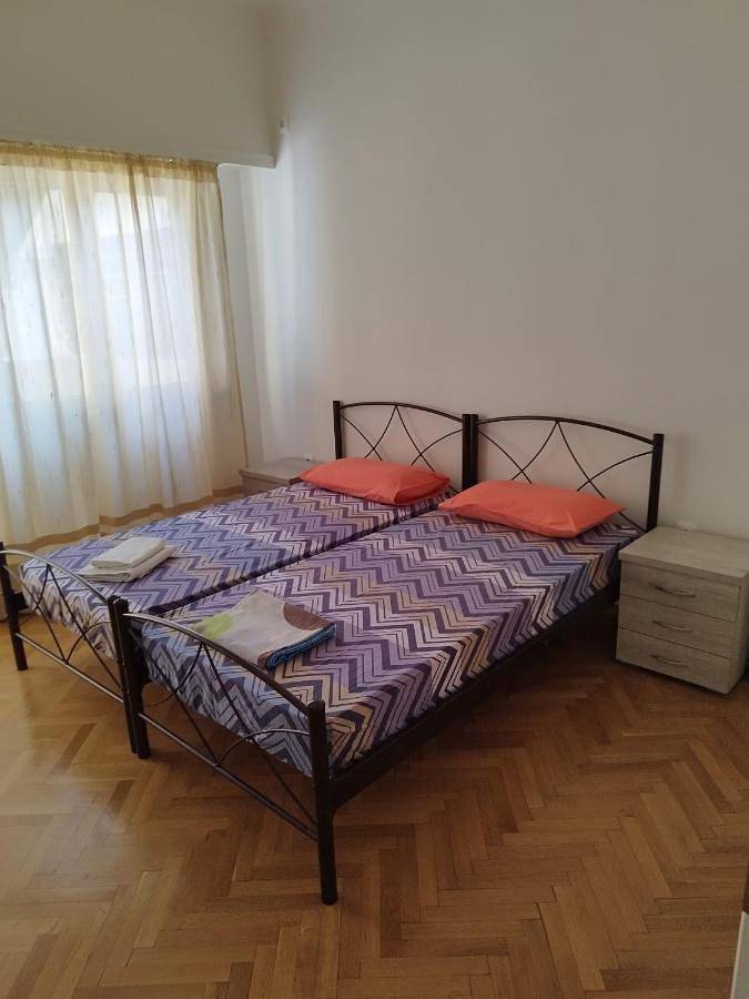 Alojamiento y desayuno para 2 personas, con vistas y balcón en Atenas