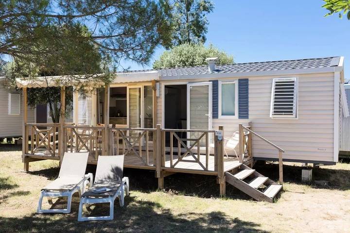Camping pour 6 personnes, avec terrasse à Le Muy