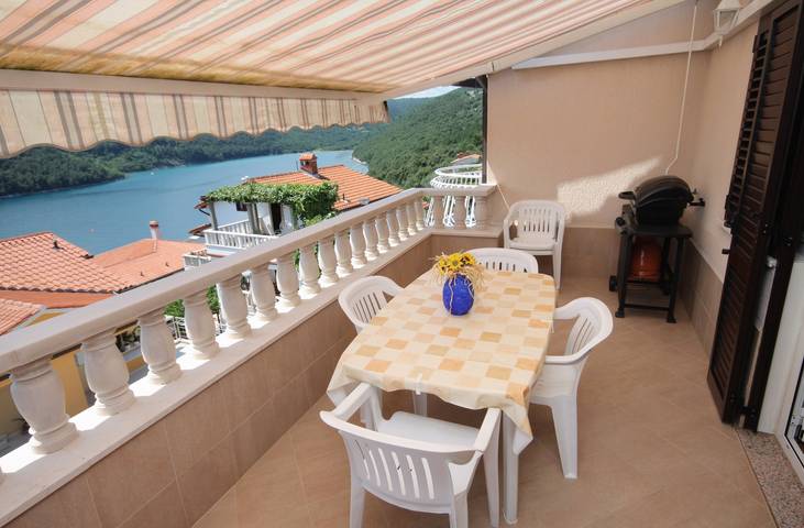 Ferienwohnung für 4 Personen, mit Balkon/Terrasse in Duga Luka
