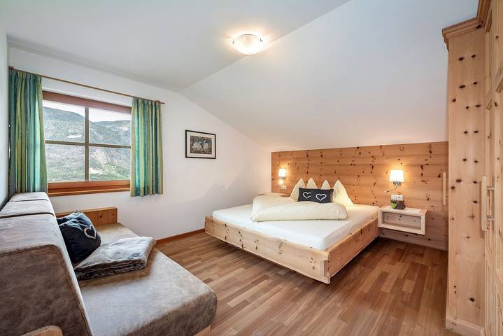 Ganze Wohnung, Ferienwohnung "Wasserfall" bei Seiser Alm mit Bergblick & Balkon in Tagusens, Kastelruth