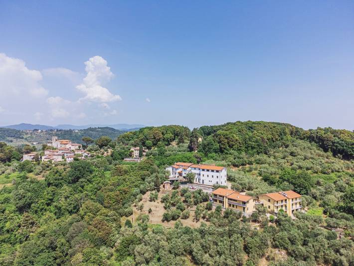 Ferieleilighet for 4 personer, med Terrasse og Hage i Lucca