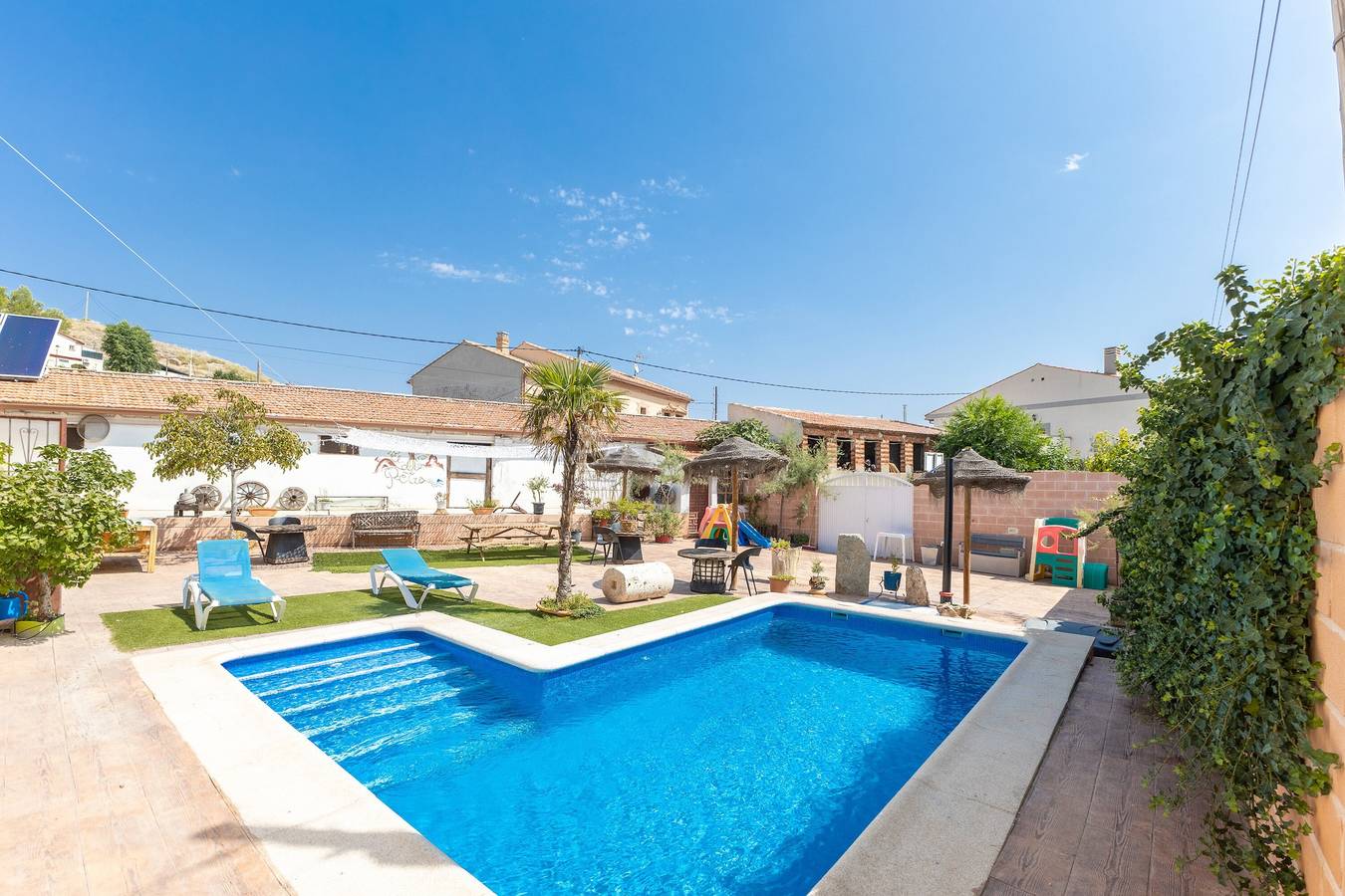 Landhaus 'El Tinao De La Petra' mit privatem Pool, Wi-Fi und Klimaanlage in Fuentidueña de Tajo, La Alcarria