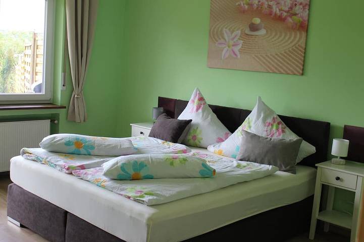 Ferienwohnung für 6 Personen, mit Terrasse und Garten in Reil - 2