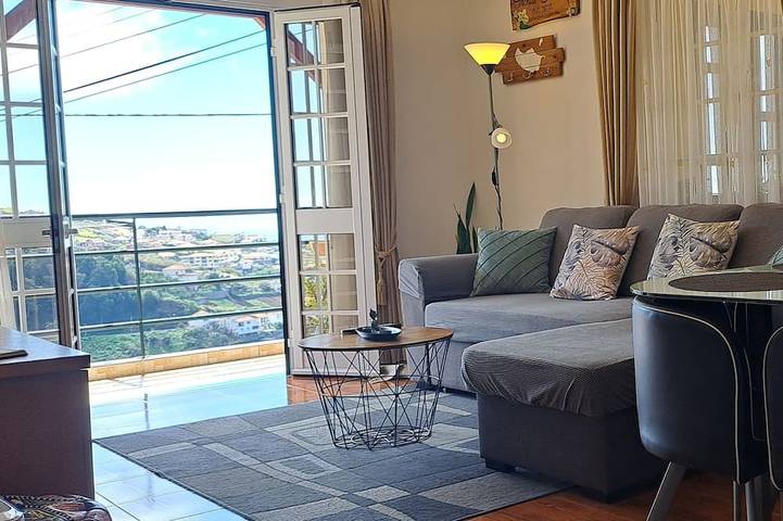 Cottage for 4 people, with balcony and garden in Madeira