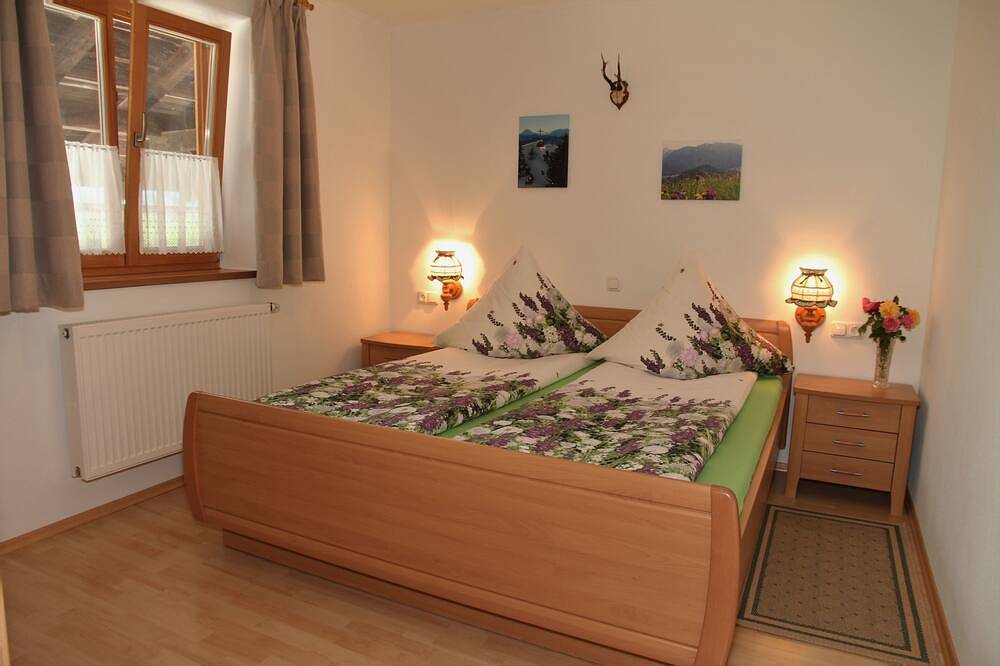 Entire apartment, Vacation apartment 1 - Bocksleitnerhof in Wackersberg, Tölzer Land