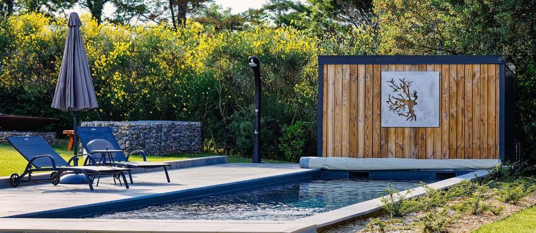 Gîte pour 2 personnes, avec sauna et vue ainsi que piscine et jardin à Soucirac