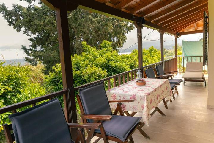 Gîte pour 5 personnes, avec jardin et vue, animaux acceptés à Koróni - 4