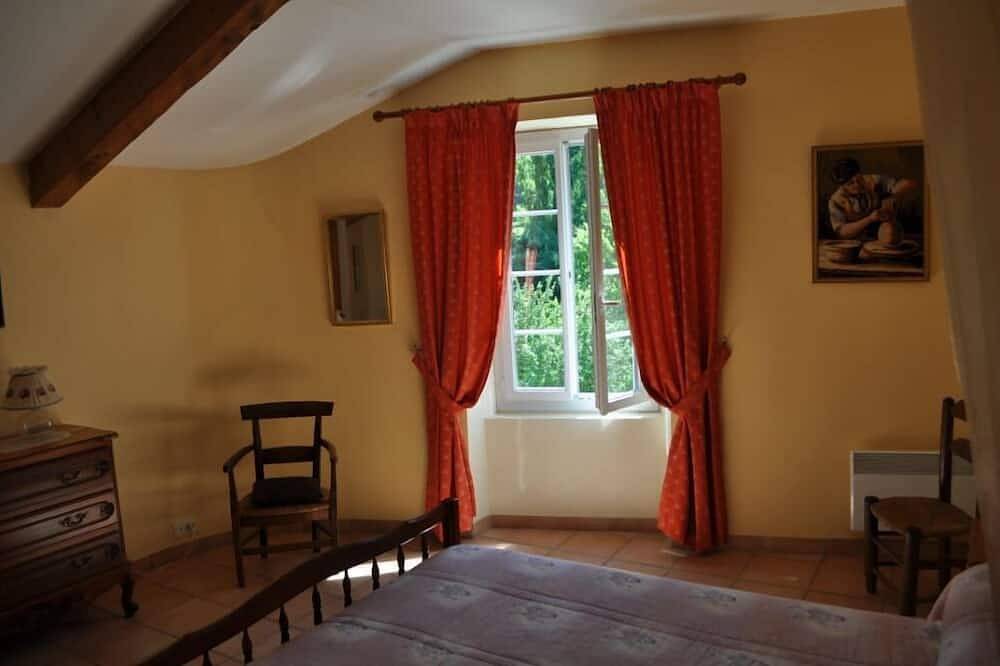 Entre Provence et Ardèche, gîte du mas chazel proche d'uzès et Nîmes in Lussan, Région de Nîmes