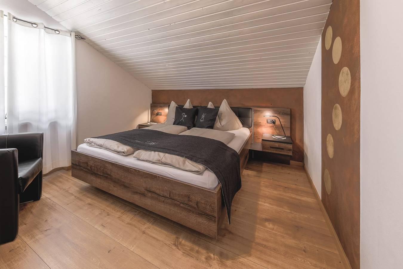 Entire apartment, Holiday Apartment "Steinhaus Xxl" with Mountain View, Shared Pool and Wi-Fi in Ahrn Valley, Ziller valley alps