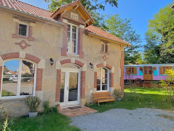 Gîte pour 8 personnes, avec jardin, animaux acceptés dans Dumes