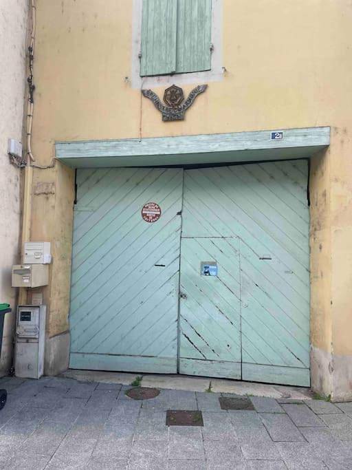 Appartement entier, Evasion en Bourgogne avec terrasse privée in Chagny, Région de Chalon-sur-Saône