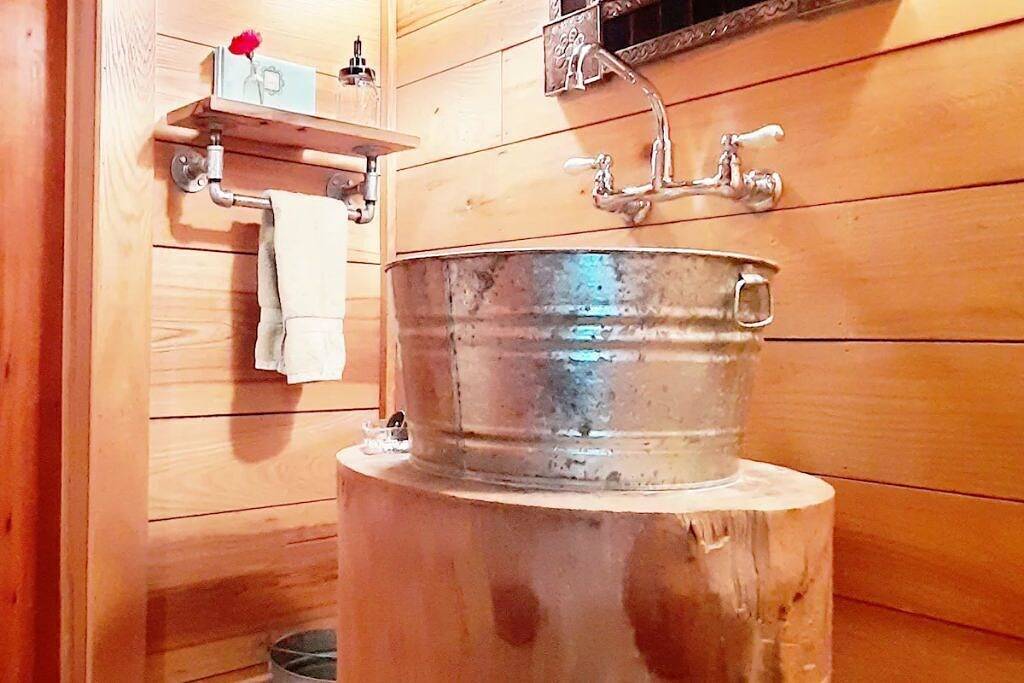 Artisan Log Haven: 40-Acre Forest Sanctuary in Monroe County (IN)