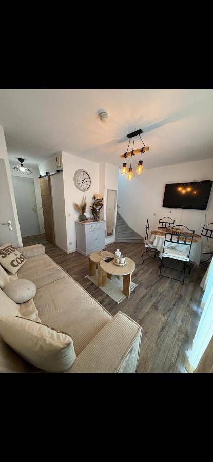 Appartement de vacances pour 4 personnes, avec Terrasse ainsi que Piscine et Vue sur le lac