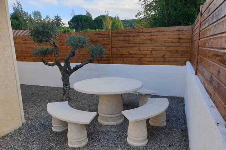 Gîte pour 4 personnes, avec jardin à Palaja