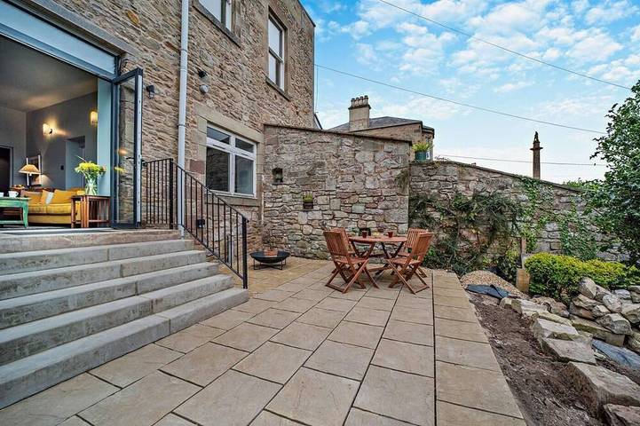 Cottage for 4 people, with garden, with pets in Coldstream