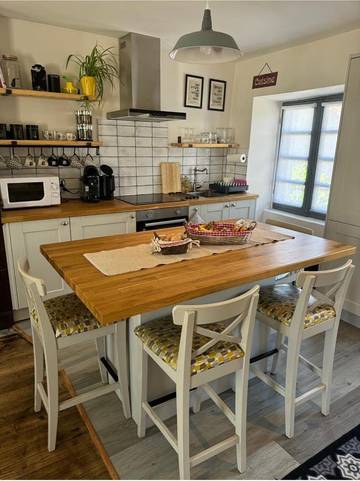 Location de vacances pour 4 personnes, avec jardin et vue à Le Vigeant