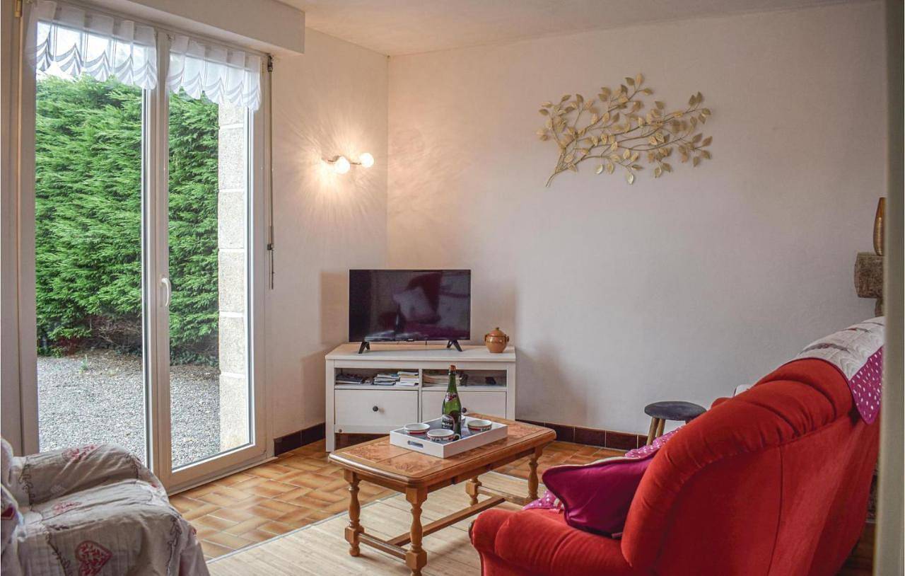 3 Bedroom Amazing Home In Kerbors in Kerbors, Côte de Granit Rose