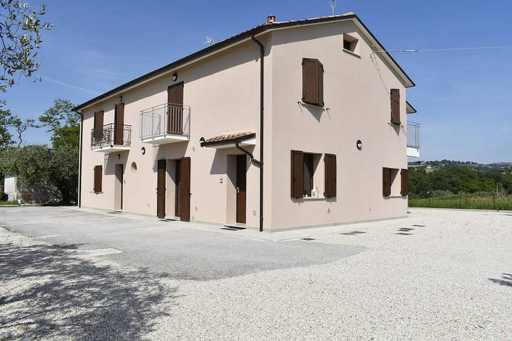 Gîte pour 4 personnes, avec jardin, animaux acceptés à Serrungarina