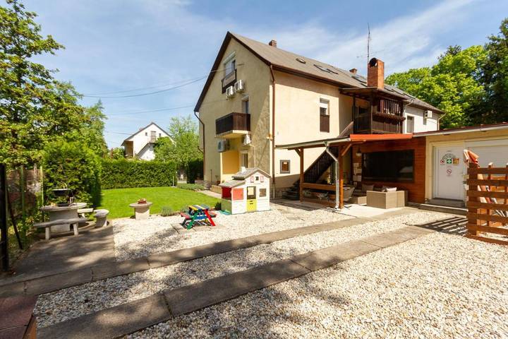 BnB für 2 Personen, mit Balkon und Ausblick sowie Garten am Balaton