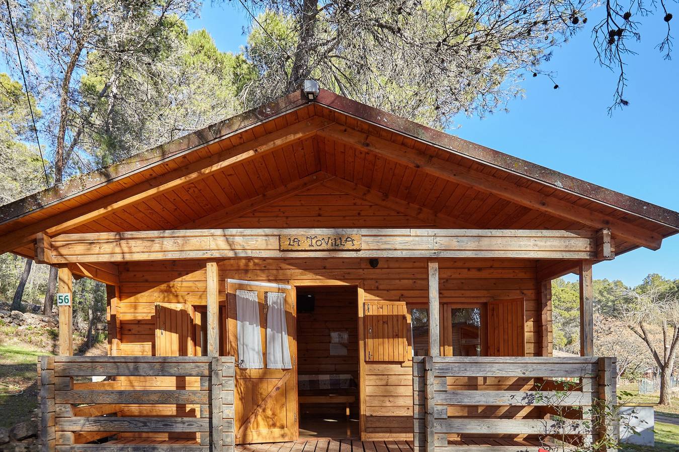 Casa rural 'Cabaña De Madera 3' con vistas a la montaña, piscina compartida y aire acondicionado in El Tranco, Hornos 