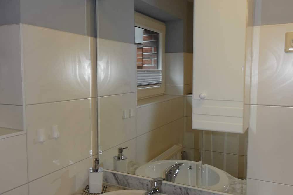 Apartamento entero, Vacation apartment (in the house - separate entrance - basement) - 2 vacation apartments in Wesenberg, Mecklenburg-Strelitz