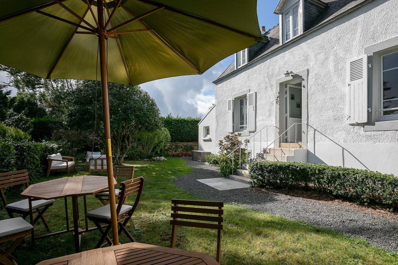 Ferienhaus 'Ker Lotig' mit Meerblick, privater Terrasse und Wlan in Locquirec, Ceinture Dorée