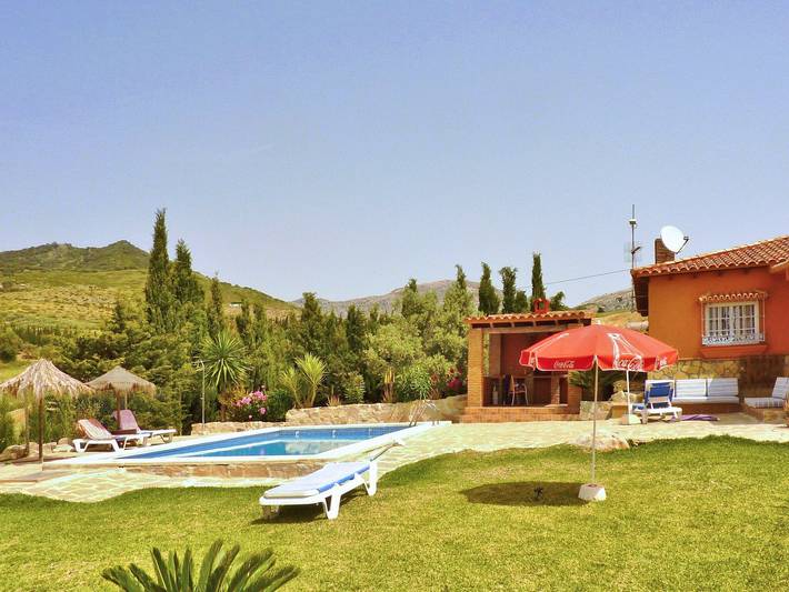 Gîte pour 6 personnes, avec Terrasse et Piscine