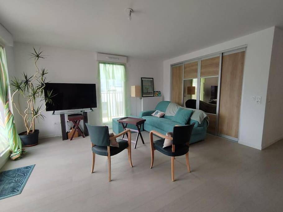 Appartement entier, Rueil-Malmaison appartement spacieux et calme in Rueil-Malmaison, Hauts-de-Seine