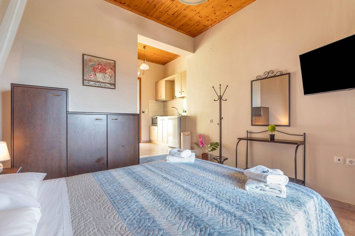 Entire studio, Studio Apartment 'Two Adults No 2' with Sea View, Wi-Fi and Air Conditioning in Nikiana, Alexandros