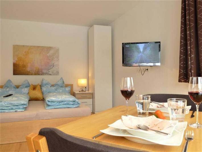 Ferienwohnung für 2 Personen, mit Terrasse und Garten sowie Ausblick in Götzens - 3