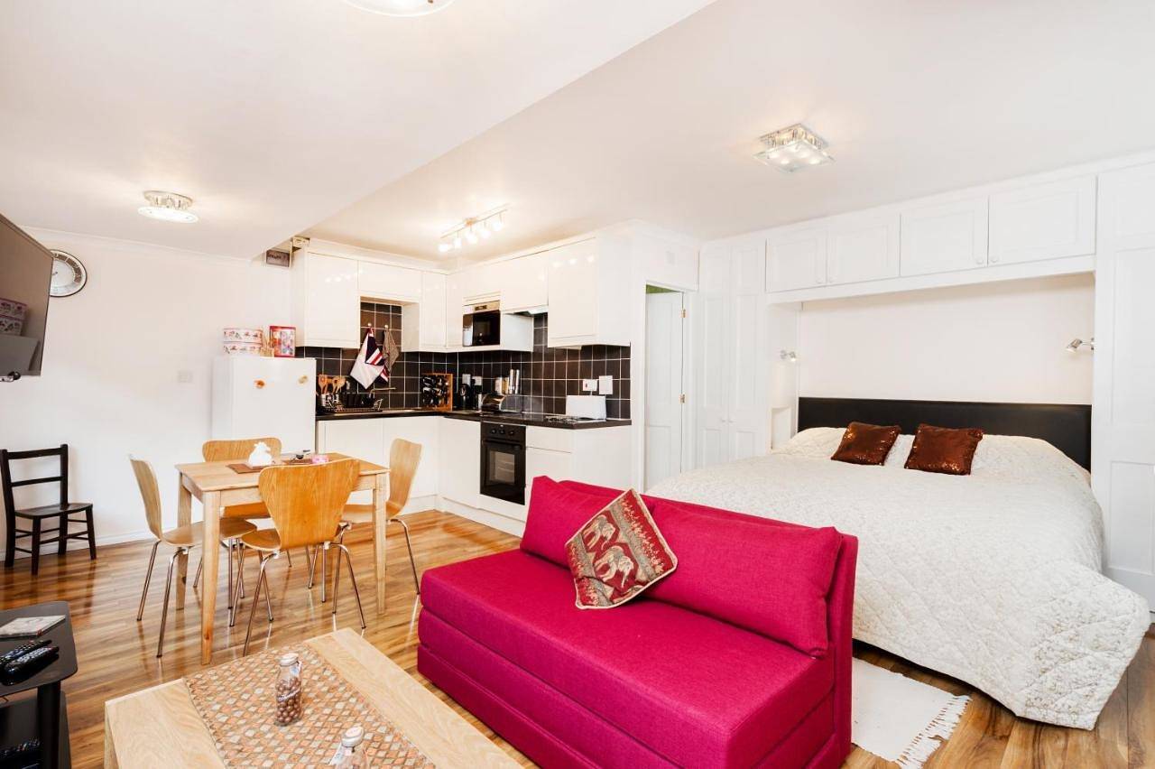 Henley-on-Thames Studio Apartment in Henley-on-Thames, Chiltern Hills