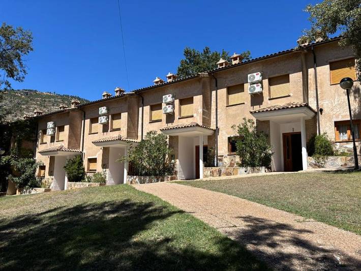 Casa rural para 3 personas, con Terraza y Jardín además de Piscina y Vistas en Arroyo Frío