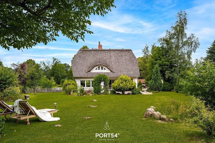 Ferienhaus für 9 Personen, mit Whirlpool und Terrasse sowie Garten und Sauna in Haithabu