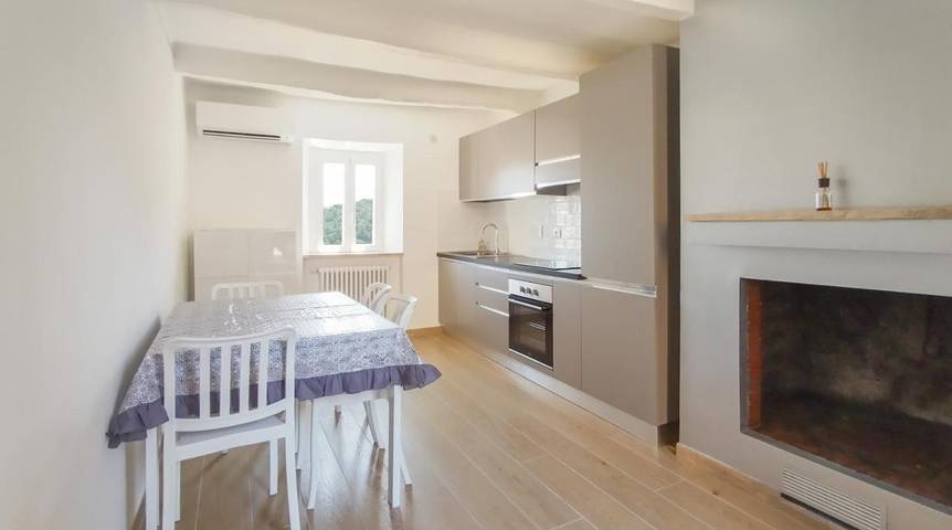 Gîte pour 3 personnes, avec balcon et vue à Collevecchio