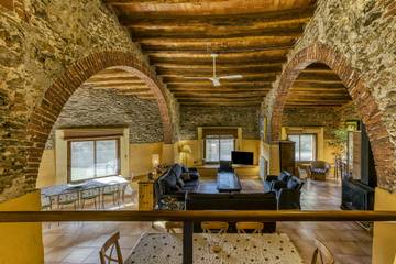 Villa for 13 People in Garriguella, Girona Province, Photo 4