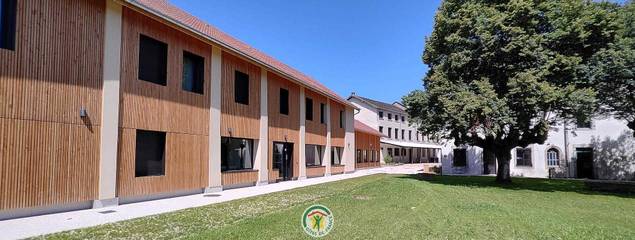 Gîte pour 28 Personnes dans Parmilieu, Auvergne-Rhône-Alpes, Photo 1