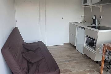 Gîte pour 2 personnes, avec jardin et terrasse à Saint-Denis-de-Pile