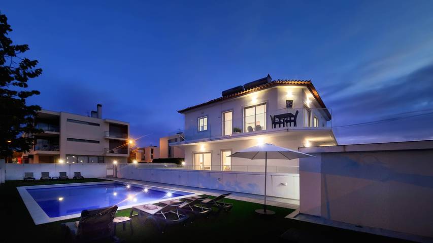 Casa de férias para 8 pessoas, com varanda e piscina em Ferreiras