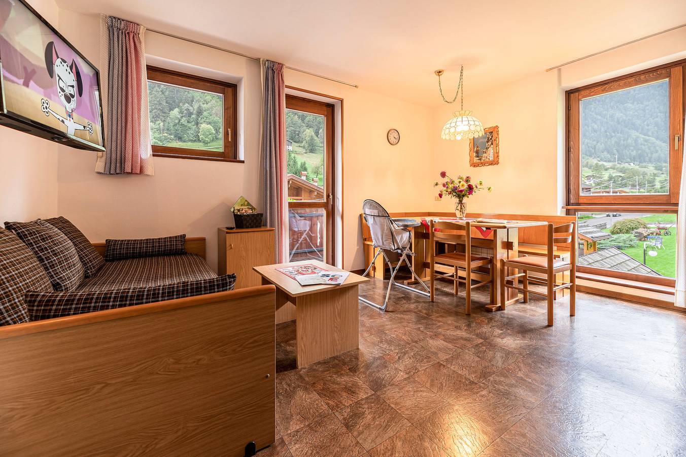 Entire apartment, Apartment 'Trilocale 5' with Shared Garden, Balcony and Wi-Fi in Pracorno, Rabbi